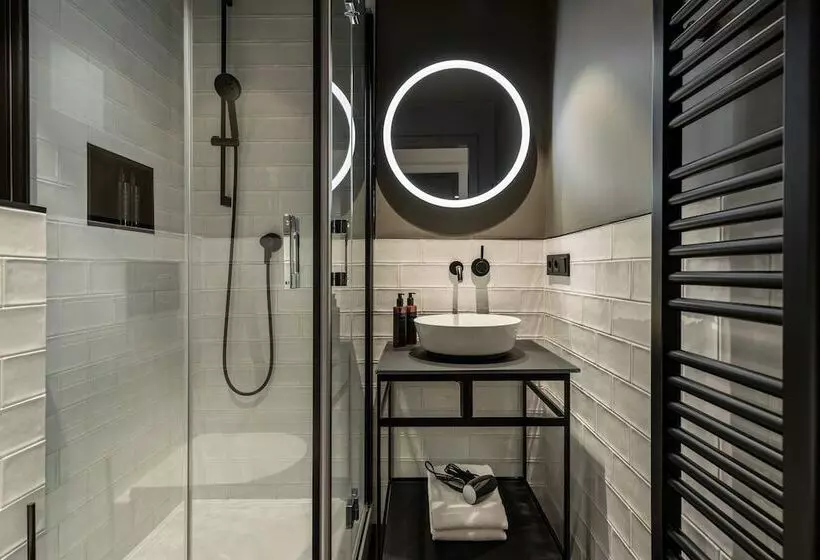 ホテル The Adams  Self Check In