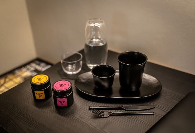 هتل The Adams Self Check In