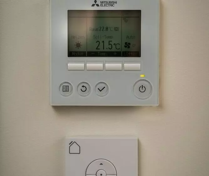 ホテル The Adams  Self Check In