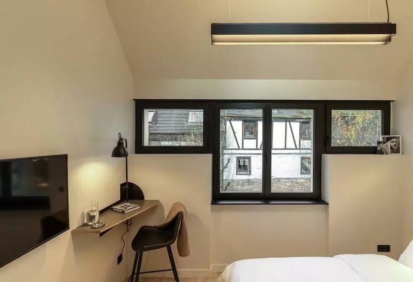 ホテル The Adams  Self Check In