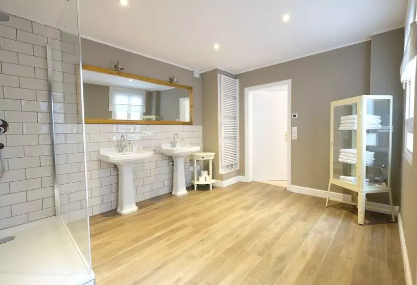 Boutique Charme Apartments 14