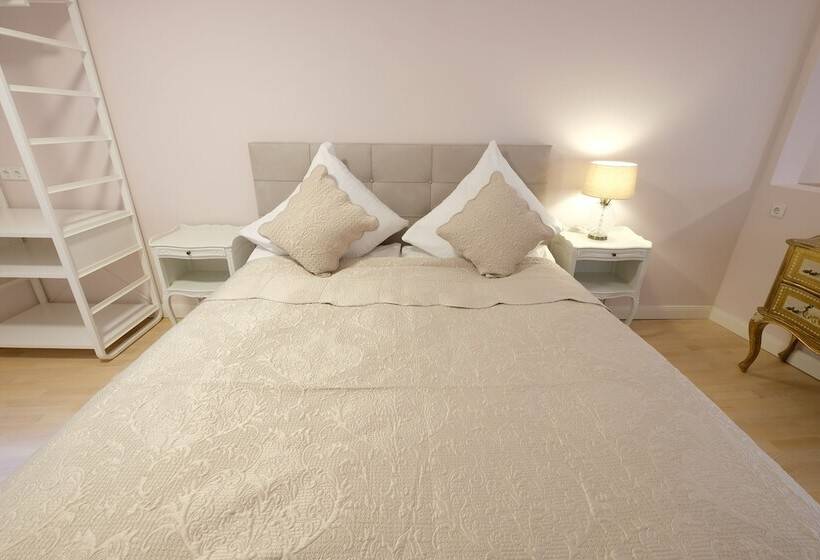 Boutique Charme Apartments 14