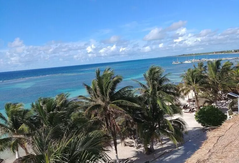 El Fuerte Beach Resort