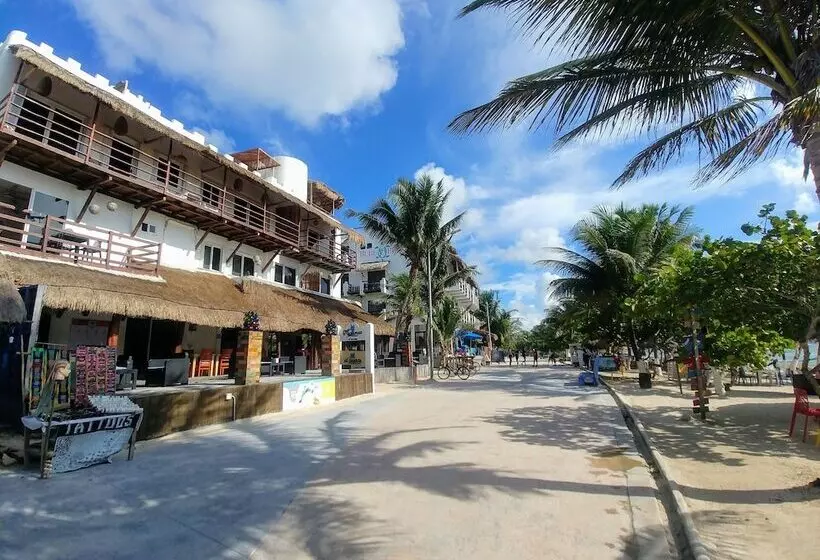 El Fuerte Beach Resort