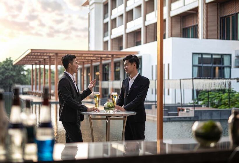 Otel Four Points By Sheraton Wuchuan, Loong Bay