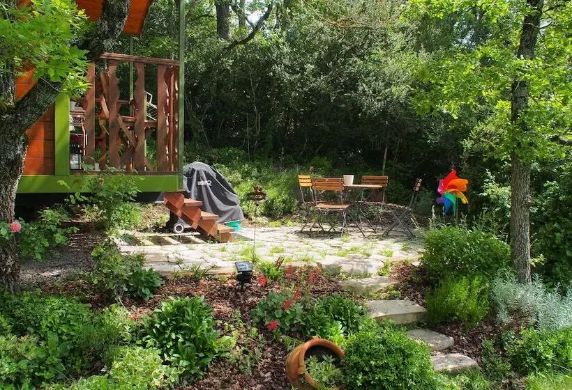 ホテル La Roulotte De Cabrières