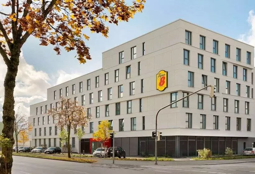 Hotelli Super 8 By Wyndham Augsburg
