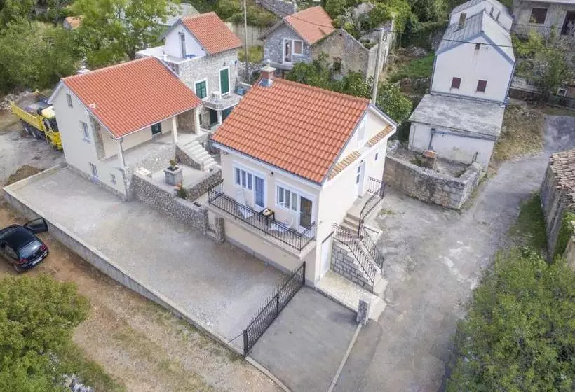 House Elwira