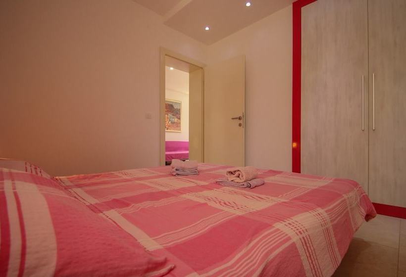 Apartments Karmen Maria