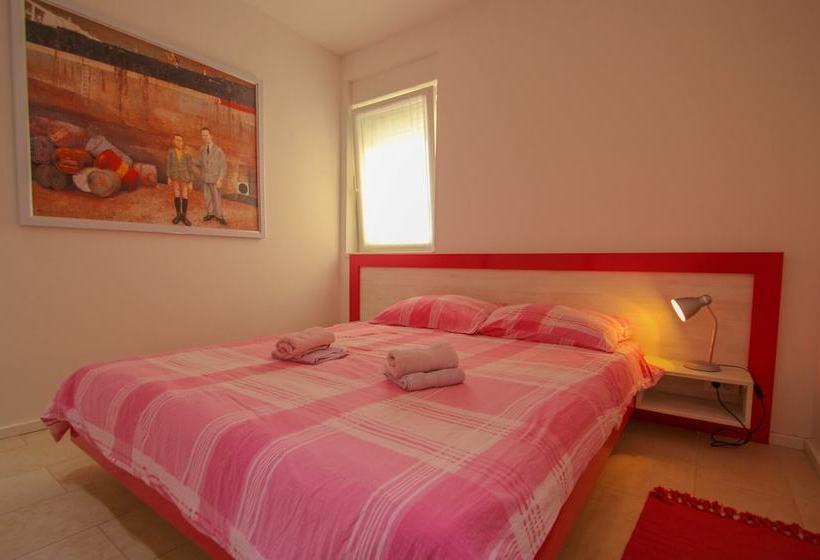 Apartments Karmen Maria