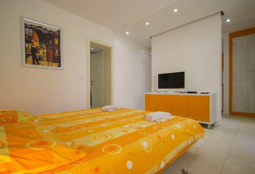 Apartments Karmen Maria