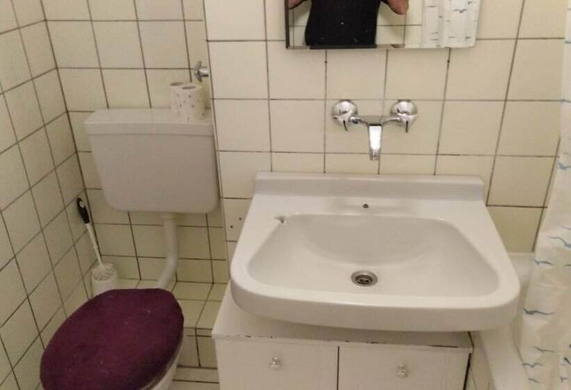 Пансион Gästezimmer Düsseldorf 1