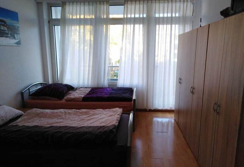 Пансион Gästezimmer Düsseldorf 1