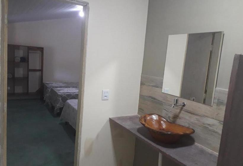 הוסטל Pousada Raposa