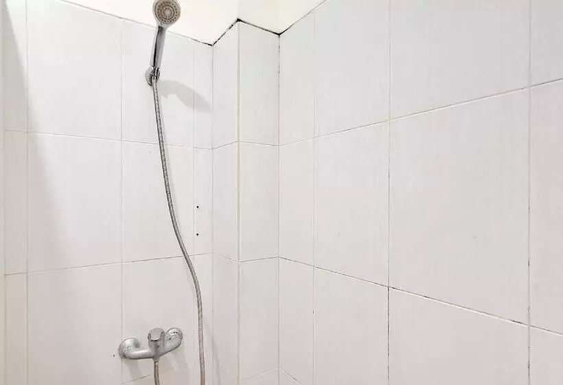 Hotelli Papa Kana Farm Mitra Reddoorz At Pacet Mojokerto