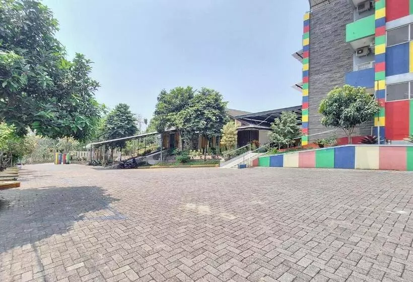 Hotelli Papa Kana Farm Mitra Reddoorz At Pacet Mojokerto