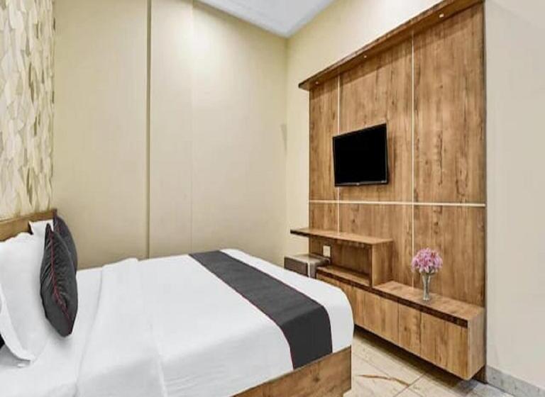 هتل Shakun Palace