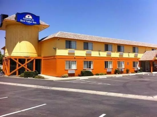 בית מלון כפרי Americas Best Value Inn Dunnigan