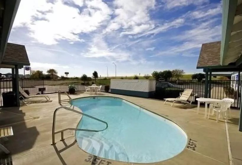 בית מלון כפרי Americas Best Value Inn Dunnigan