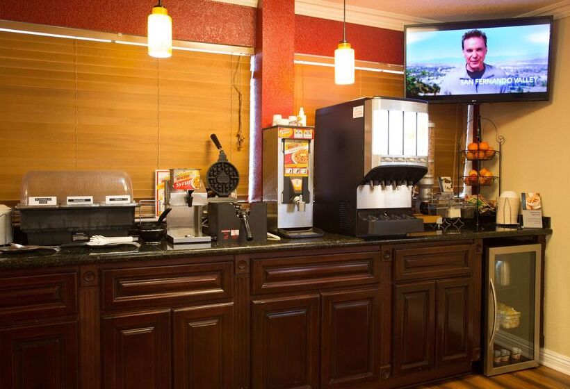 Отель Best Western Desert Winds