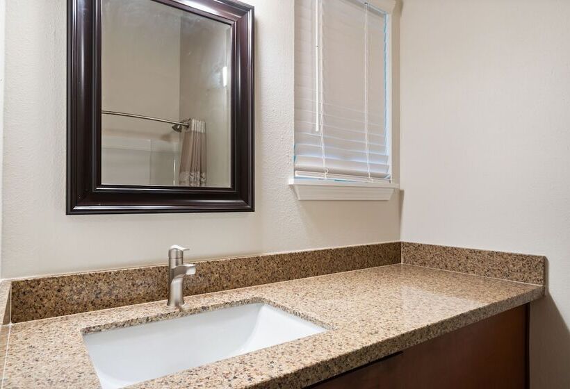 فندق Castle Waimea Country Lodge