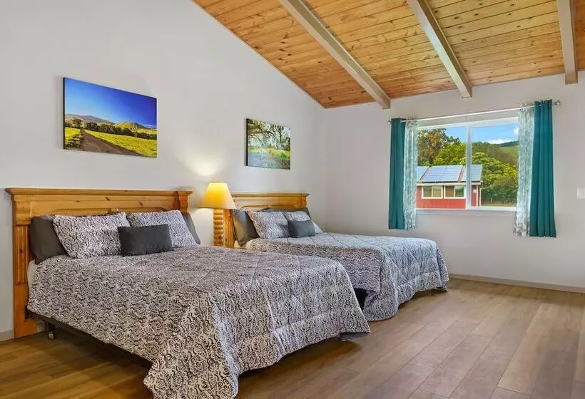 هتل Castle Waimea Country Lodge