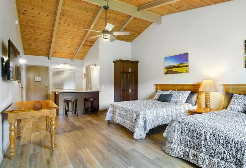 فندق Castle Waimea Country Lodge