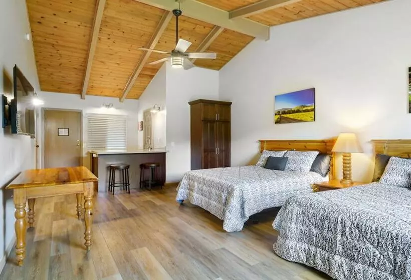 هتل Castle Waimea Country Lodge