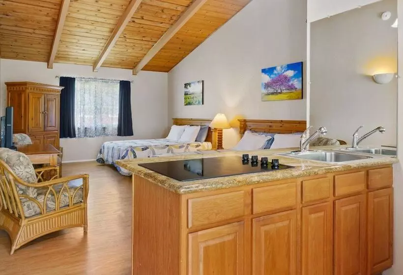 هتل Castle Waimea Country Lodge