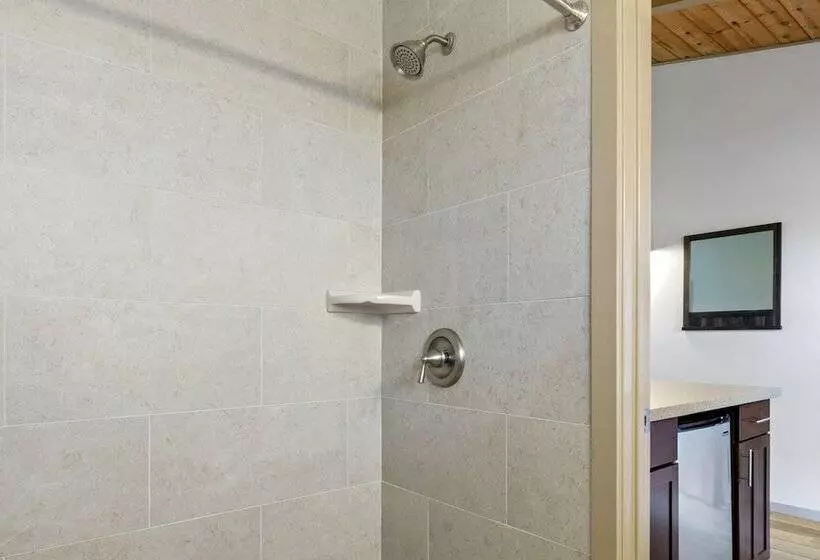 هتل Castle Waimea Country Lodge