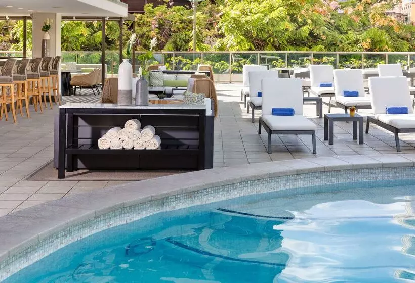 호텔 Hilton Garden Inn Waikiki Beach