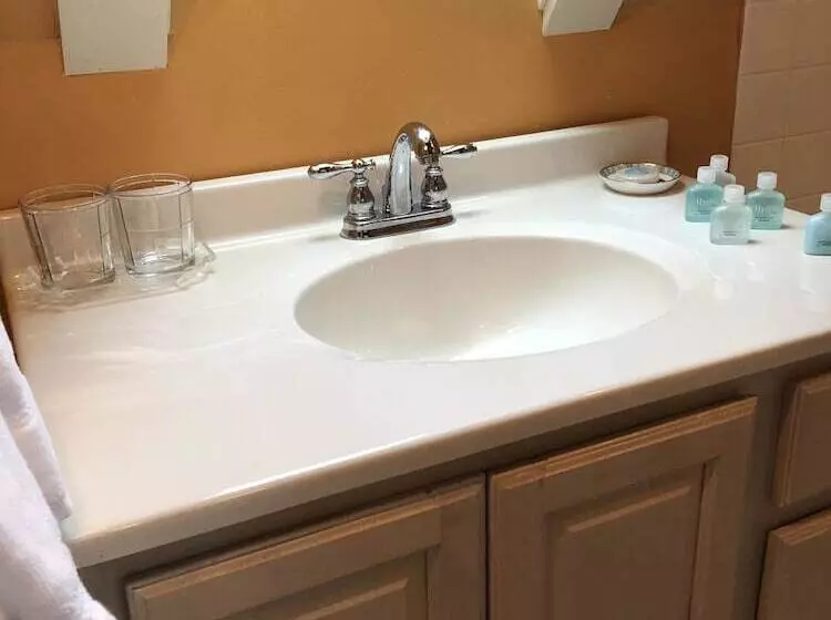 호텔 Red Elephant Inn Bed And Breakfast