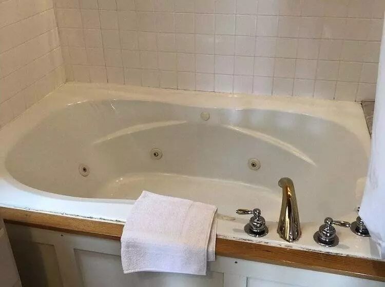 호텔 Red Elephant Inn Bed And Breakfast