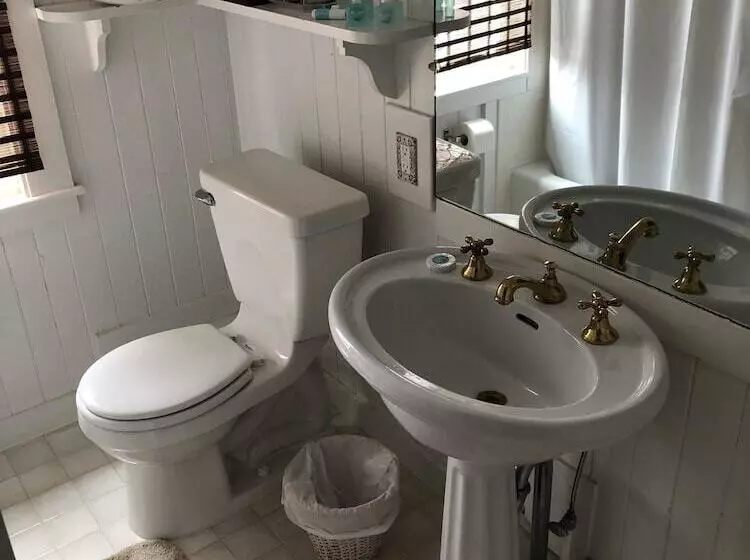 호텔 Red Elephant Inn Bed And Breakfast