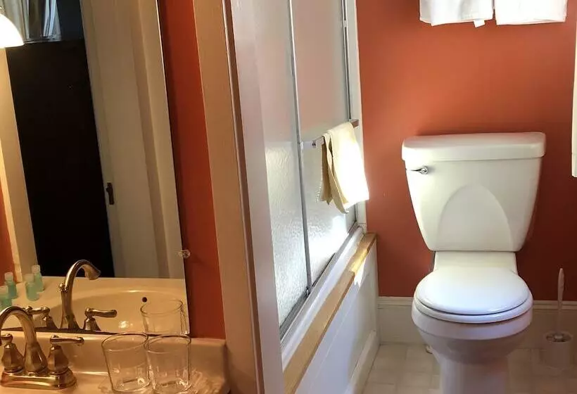 호텔 Red Elephant Inn Bed And Breakfast