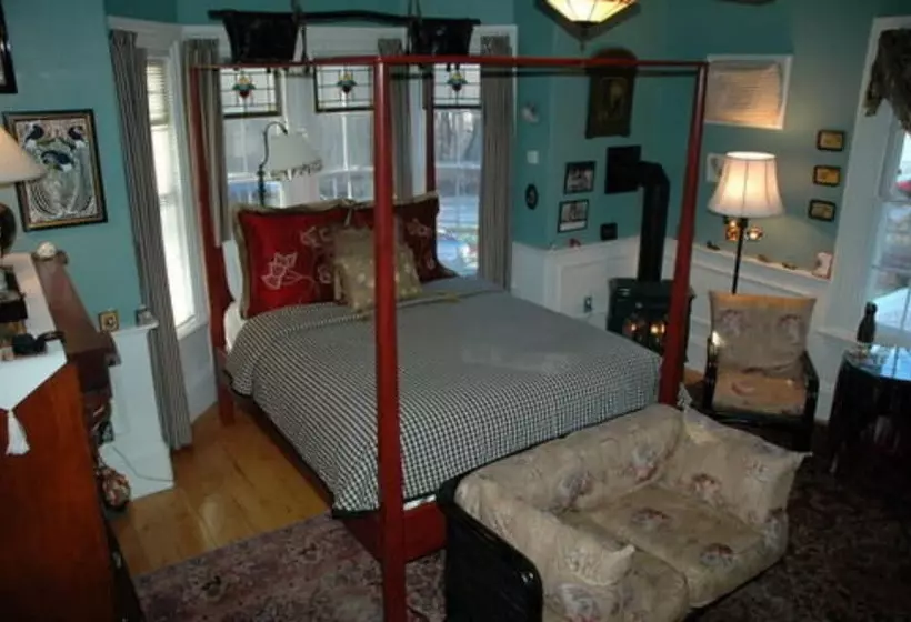 호텔 Red Elephant Inn Bed And Breakfast