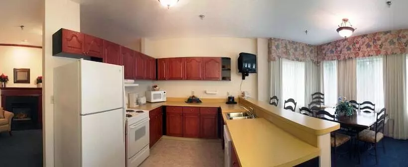 هتل Hilton Vacation Club Varsity Club South Bend, In