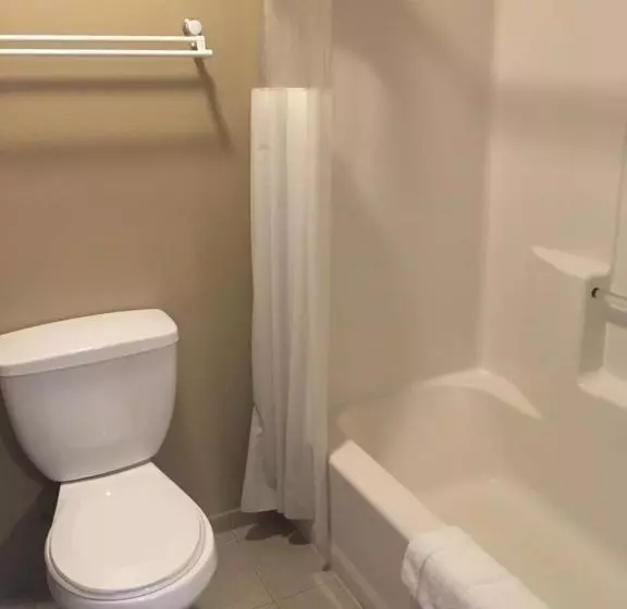 בית מלון כפרי Welcome Everett Inn