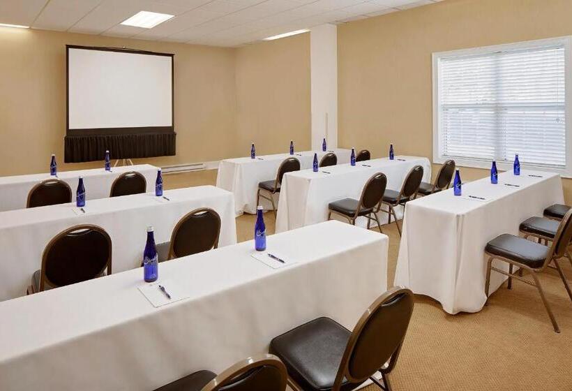 호텔 Westford Regency Inn & Conference Center