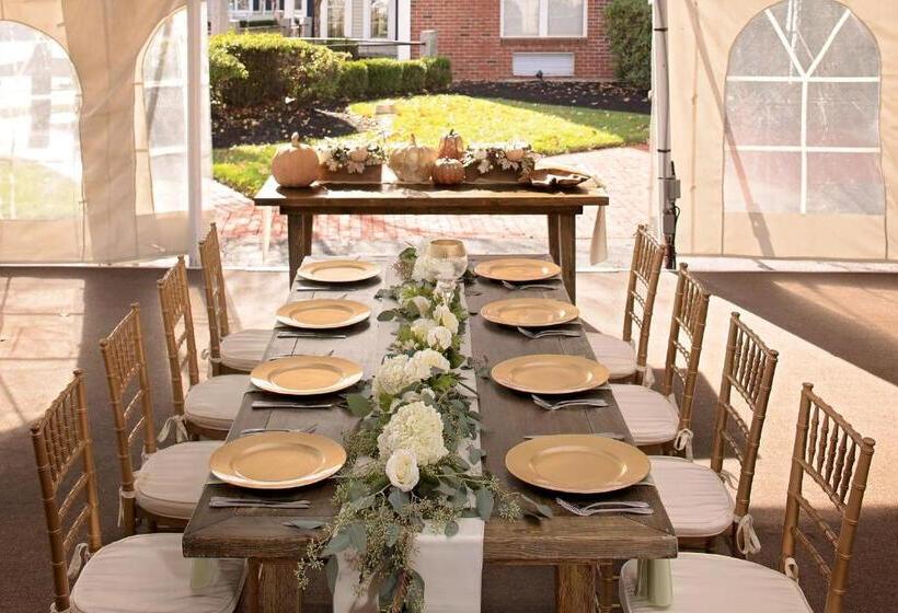 호텔 Westford Regency Inn & Conference Center