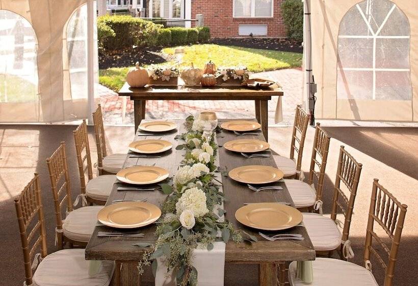 호텔 Westford Regency Inn & Conference Center