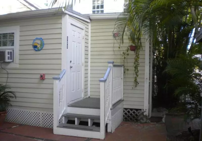 هتل Westwinds Inn