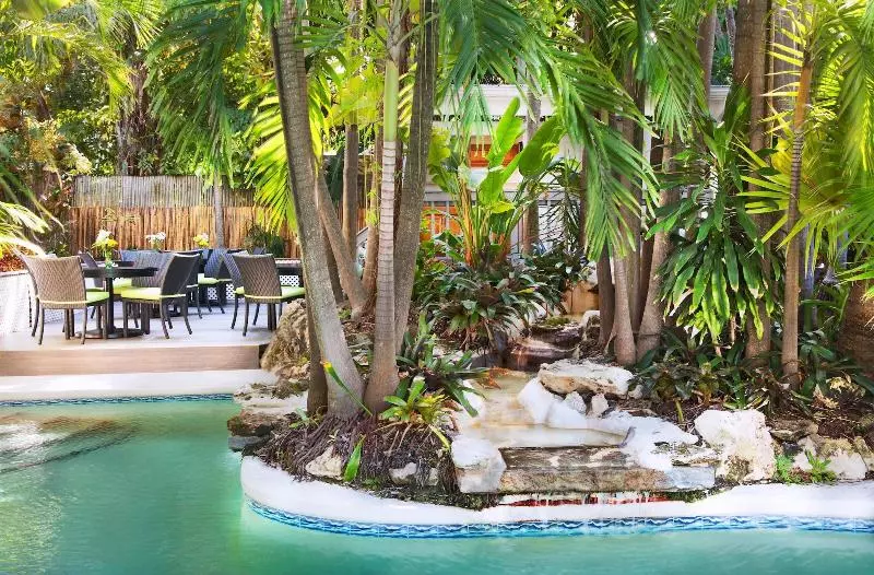 هتل Westwinds Inn