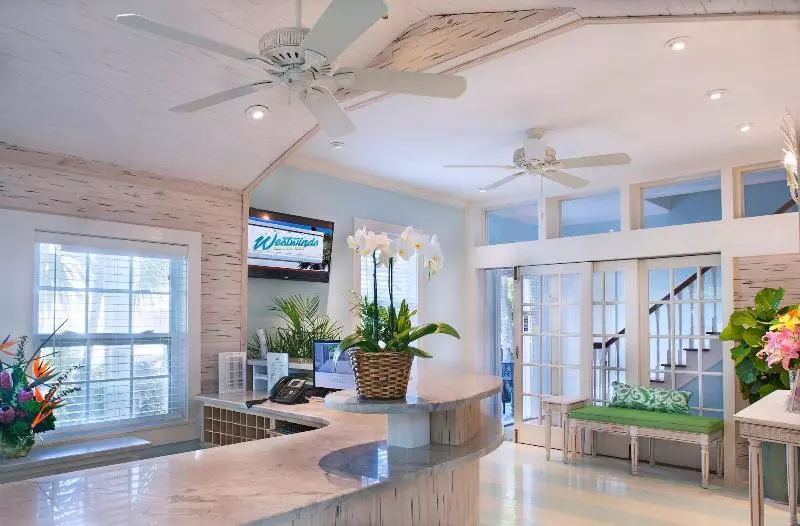 هتل Westwinds Inn