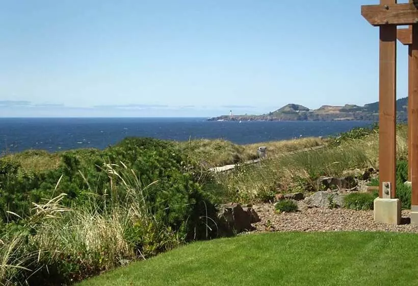 Мотель The Whaler Newport