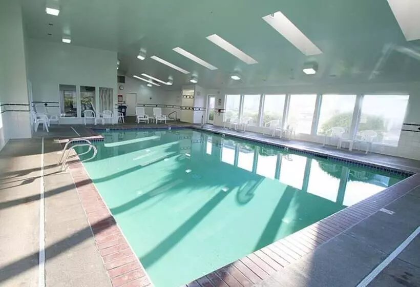 Мотель The Whaler Newport