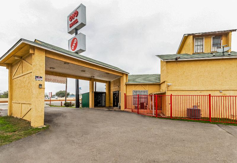 OYO Hotel San Antonio Lackland near Seaworld