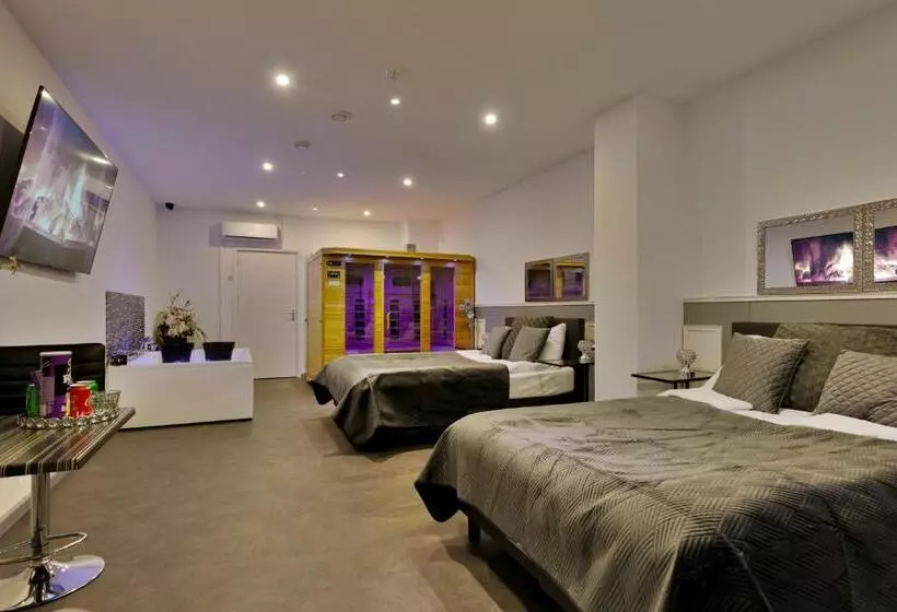 تختخواب و صبحانه Wellness Suite Zeist