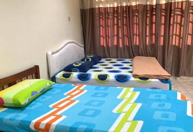 בית מלון כפרי Rivermoon Kuantan