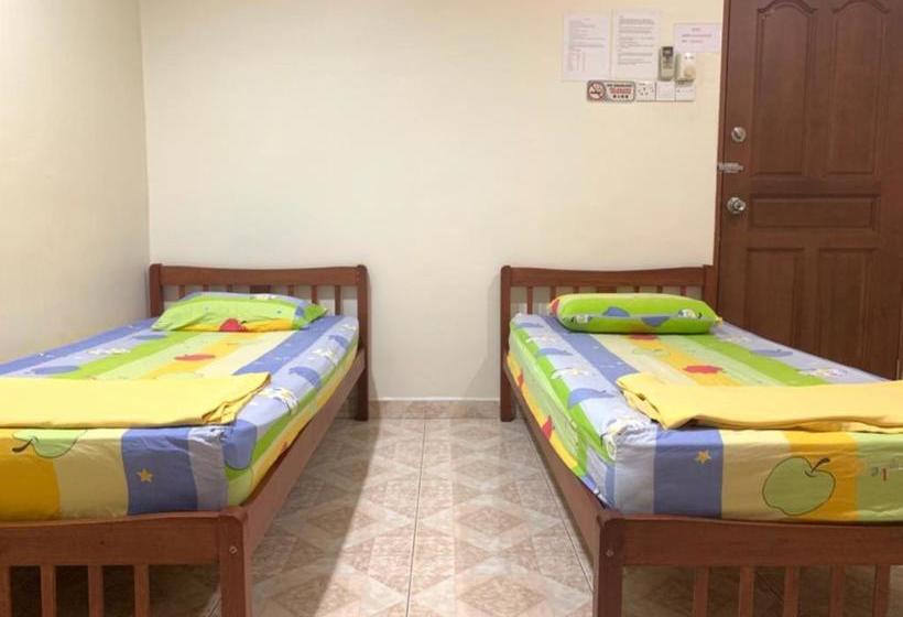 בית מלון כפרי Rivermoon Kuantan